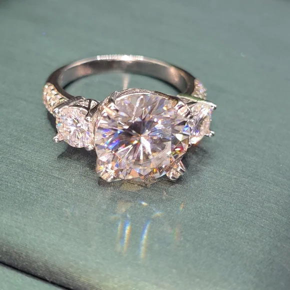 5ct Moissanite 3-Stone Ring – Size 6 (S925 Solid Silver) - Picture 6 of 15